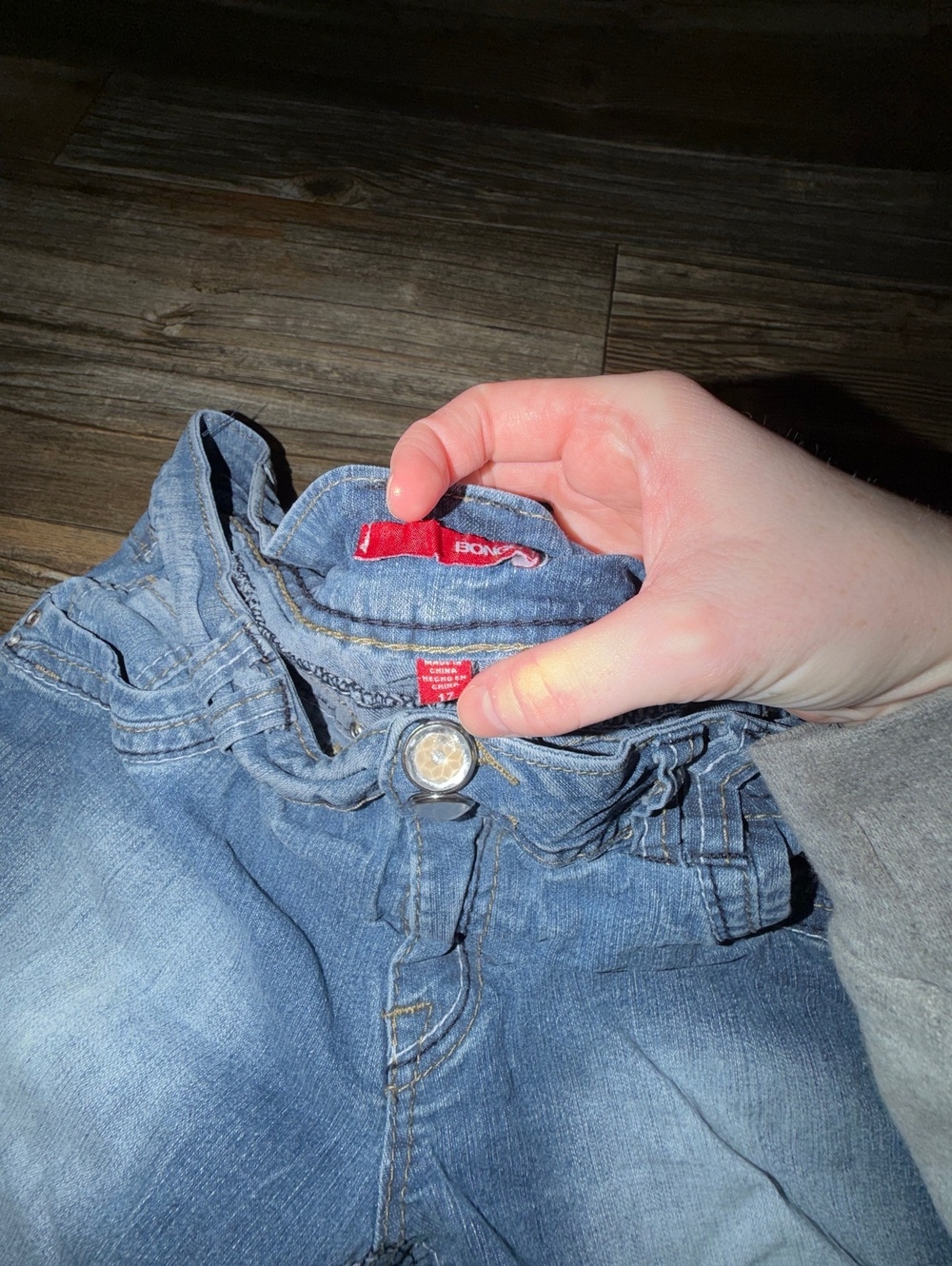 Vintage Bongo low rise cuffed denim shorts - Picture 2 of 4